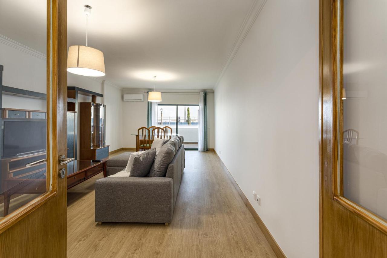 Miral 2 - Beach Front Apartment With Pool Quarteira Ngoại thất bức ảnh