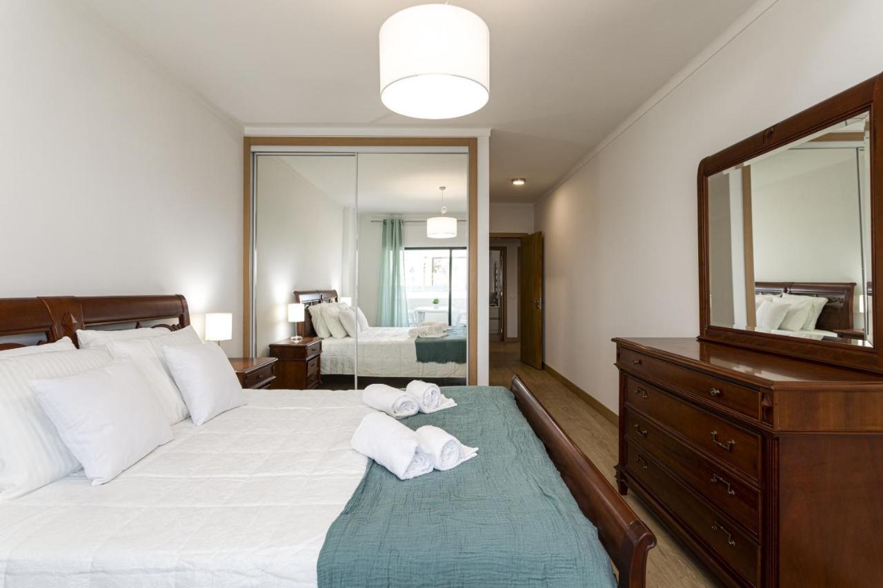 Miral 2 - Beach Front Apartment With Pool Quarteira Ngoại thất bức ảnh